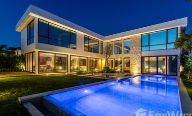5 Bedroom Villa for sale in Umalas, Bali