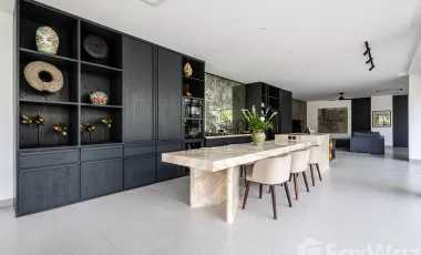 5 Bedroom Villa for sale in Umalas, Bali