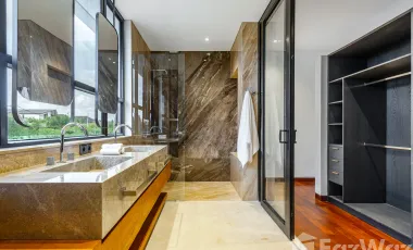 5 Bedroom Villa for sale in Umalas, Bali