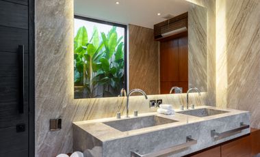 5 Bedroom Villa for sale in Umalas, Bali