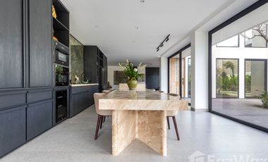 5 Bedroom Villa for sale in Umalas, Bali