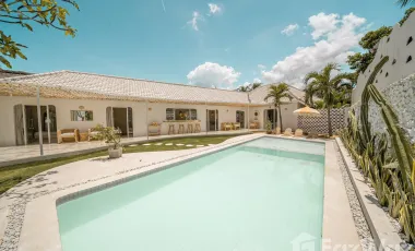 6 Bedroom Villa for sale in Canggu, Bali