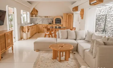 6 Bedroom Villa for sale in Canggu, Bali