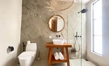 6 Bedroom Villa for sale in Umalas, Bali