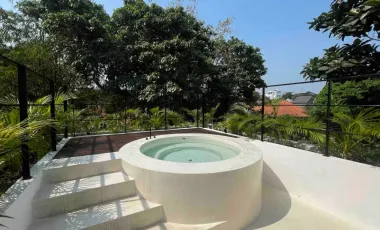 6 Bedroom Villa for sale in Umalas, Bali