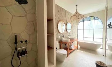 6 Bedroom Villa for sale in Umalas, Bali