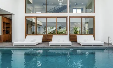 5 Bedroom Villa for sale in Batu Bolong, Bali