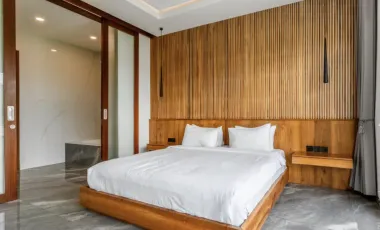 5 Bedroom Villa for sale in Batu Bolong, Bali