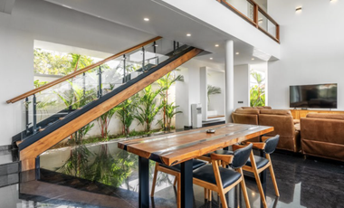 5 Bedroom Villa for sale in Batu Bolong, Bali
