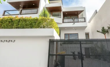 5 Bedroom Villa for sale in Batu Bolong, Bali