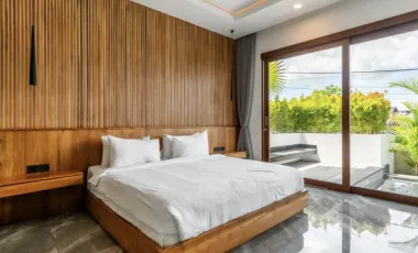 5 Bedroom Villa for sale in Batu Bolong, Bali