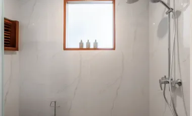 5 Bedroom Villa for sale in Batu Bolong, Bali