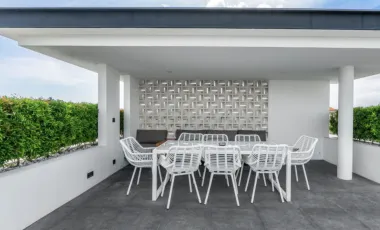 5 Bedroom Villa for sale in Batu Bolong, Bali