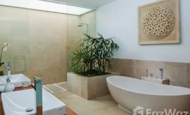 5 Bedroom Villa for sale in Pererenan, Bali
