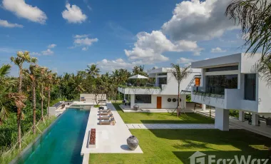 5 Bedroom Villa for sale in Pererenan, Bali