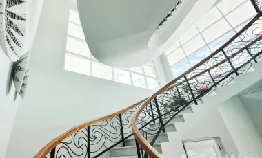 5 Bedroom Villa for sale in Canggu, Bali