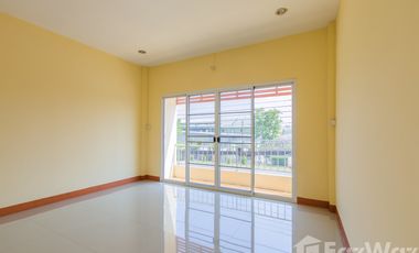 2 Bedroom Townhouse for sale in Mae Chua, Phrae