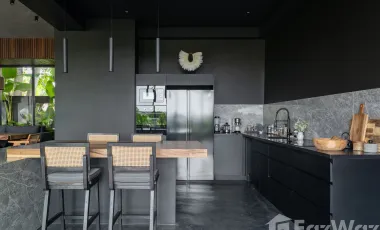 5 Bedroom Villa for sale in Canggu, Bali