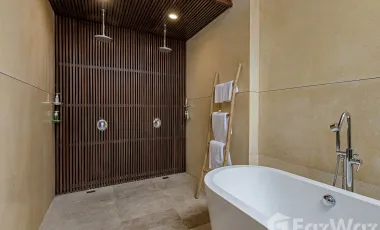 6 Bedroom Villa for sale in Seminyak, Bali