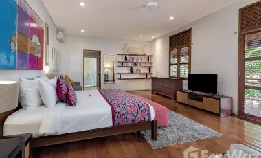 6 Bedroom Villa for sale in Seminyak, Bali