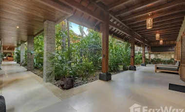 6 Bedroom Villa for sale in Seminyak, Bali