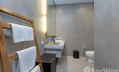 6 Bedroom Villa for sale in Seminyak, Bali