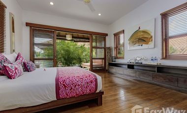 6 Bedroom Villa for sale in Seminyak, Bali