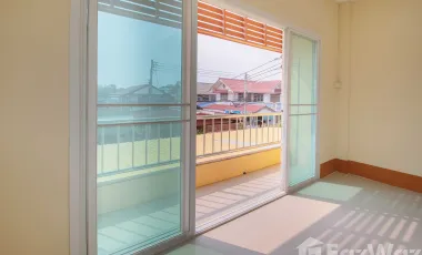 2 Bedroom Townhouse for sale in Nai Wiang, Phrae