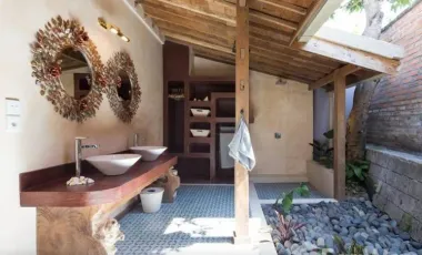 8 Bedroom Hotel for sale in Kerobokan, Bali