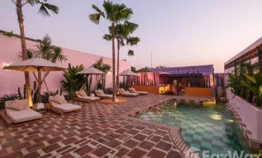 8 Bedroom Hotel for sale in Kerobokan, Bali