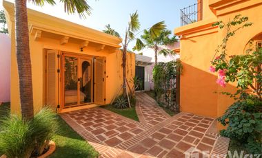 8 Bedroom Hotel for sale in Kerobokan, Bali