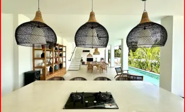 5 Bedroom Villa for sale in Kerobokan, Bali