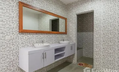 4 Bedroom Villa for sale in Sukasada, Bali