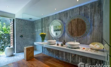 6 Bedroom Villa for sale in Kerobokan, Bali