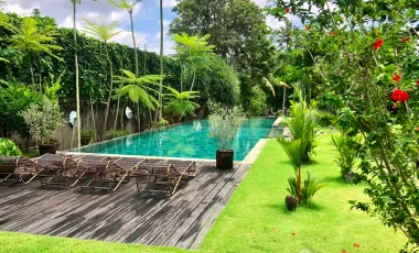 6 Bedroom Villa for sale in Kerobokan, Bali
