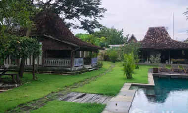 6 Bedroom Villa for sale in Kerobokan, Bali
