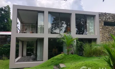6 Bedroom Villa for sale in Kerobokan, Bali
