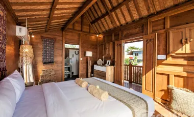 5 Bedroom Villa for sale in Seminyak, Bali