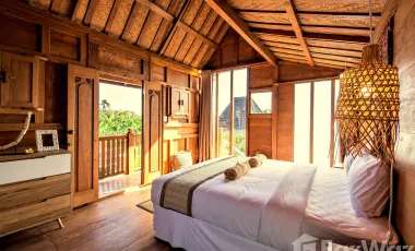 5 Bedroom Villa for sale in Seminyak, Bali