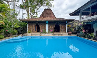 6 Bedroom Villa for sale in Seminyak, Bali