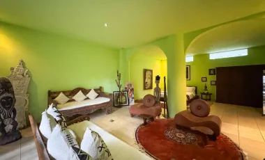 6 Bedroom Villa for sale in Seminyak, Bali