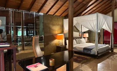 6 Bedroom Villa for sale in Seminyak, Bali