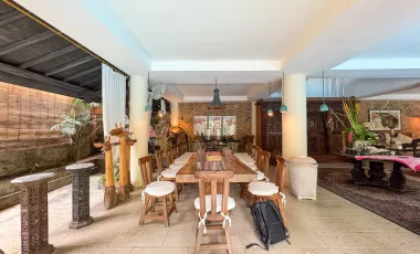 6 Bedroom Villa for sale in Seminyak, Bali