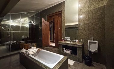 6 Bedroom Villa for sale in Seminyak, Bali