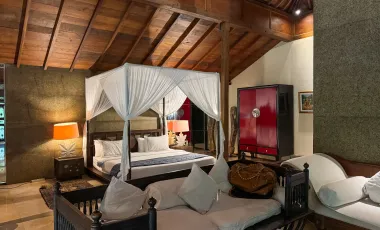 6 Bedroom Villa for sale in Seminyak, Bali