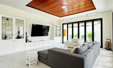 6 Bedroom Villa for sale in Kerobokan, Bali