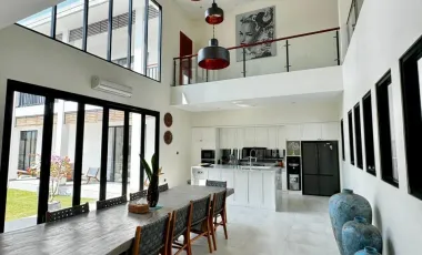 6 Bedroom Villa for sale in Kerobokan, Bali