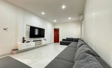 6 Bedroom Villa for sale in Kerobokan, Bali