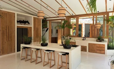 5 Bedroom Villa for sale in Kerobokan, Bali