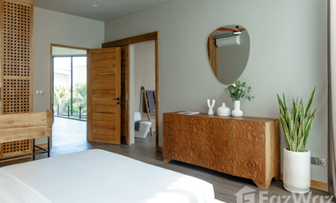 5 Bedroom Villa for sale in Berawa, Bali